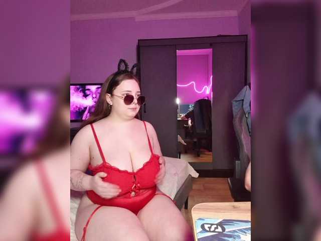 Red-rooms's BongaCams show and profile