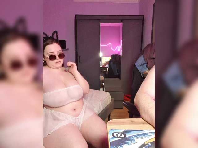 Red-rooms from BongaCams is Freechat