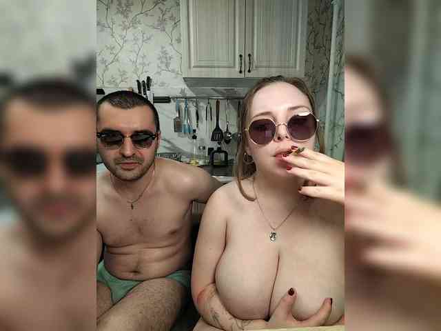 Red-rooms Live Webcam on BongaCams