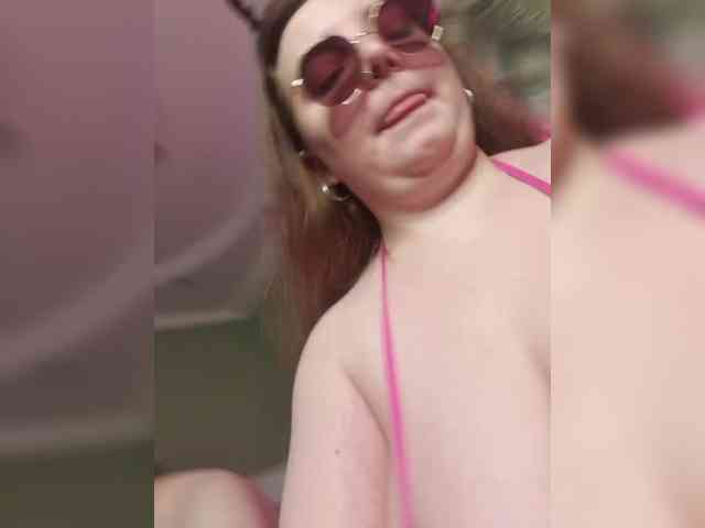 Red-rooms Live Webcam on BongaCams