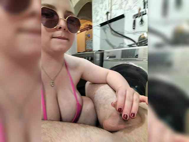 nude web cam Red-rooms