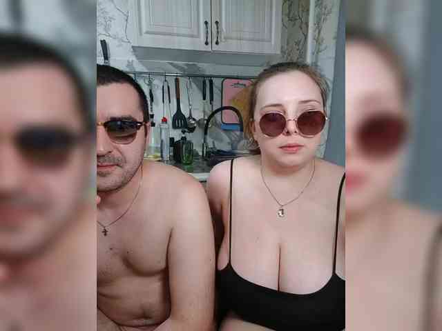 Red-rooms Live Webcam on BongaCams