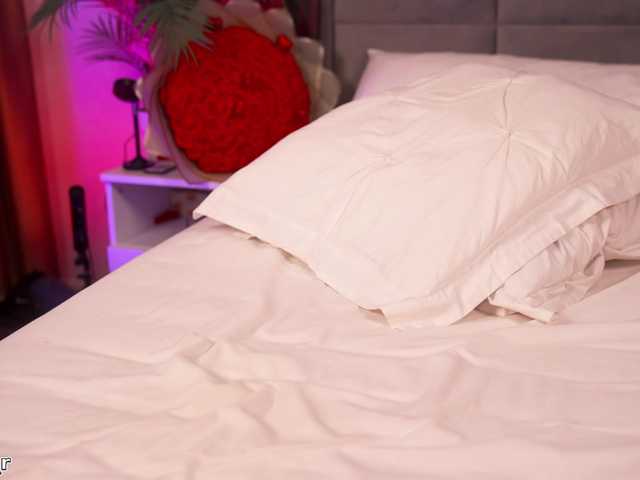 Lexi-Reed's BongaCams show and profile