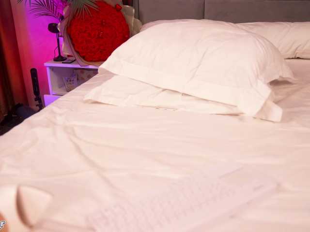 Lexi-Reed's BongaCams show and profile