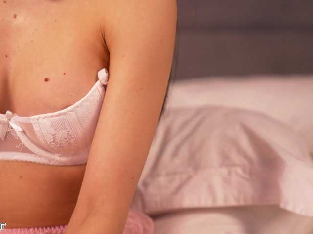 Lexi-Reed's BongaCams show and profile