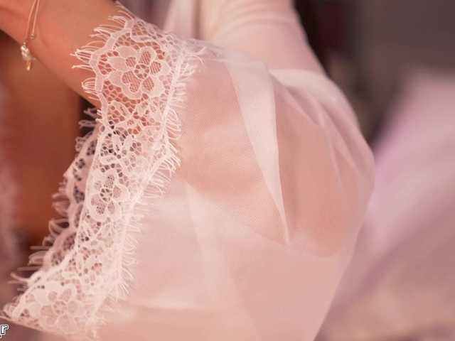 Lexi-Reed's BongaCams show and profile