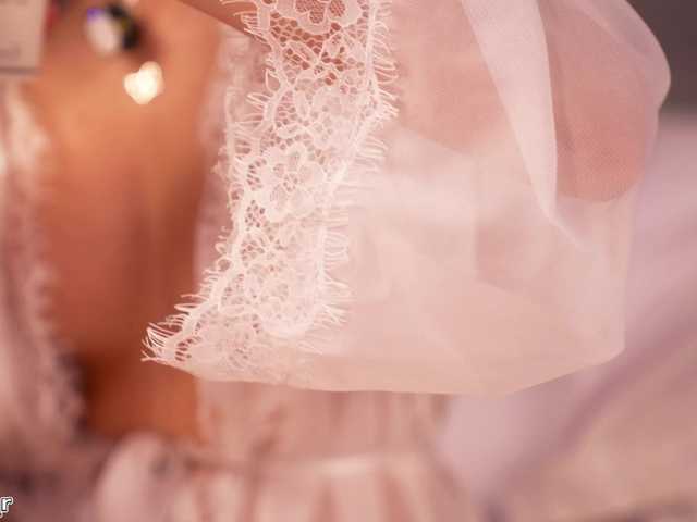 Lexi-Reed's BongaCams show and profile