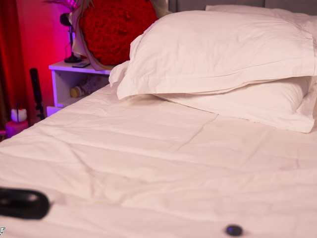 Lexi-Reed's BongaCams show and profile