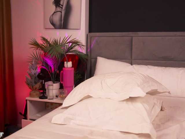 Lexi-Reed's BongaCams show and profile