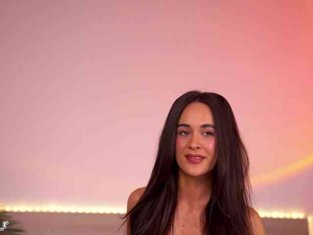 Lexi-Reed webcam