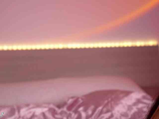 Lexi-Reed webcam