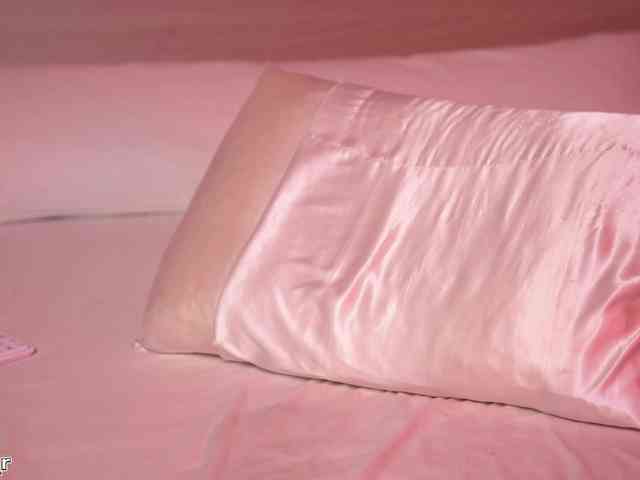 Lexi-Reed webcam