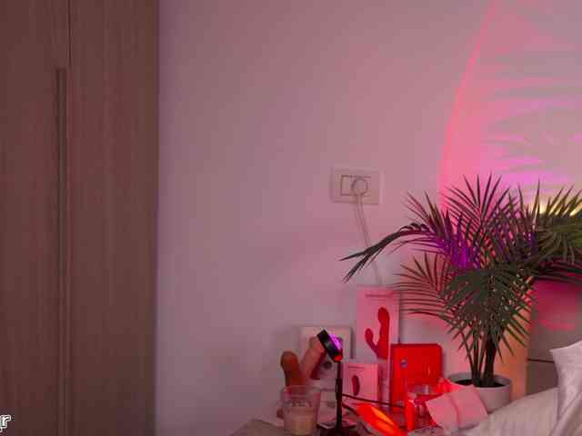 Lexi-Reed webcam