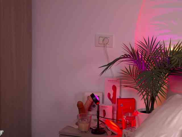 Lexi-Reed webcam