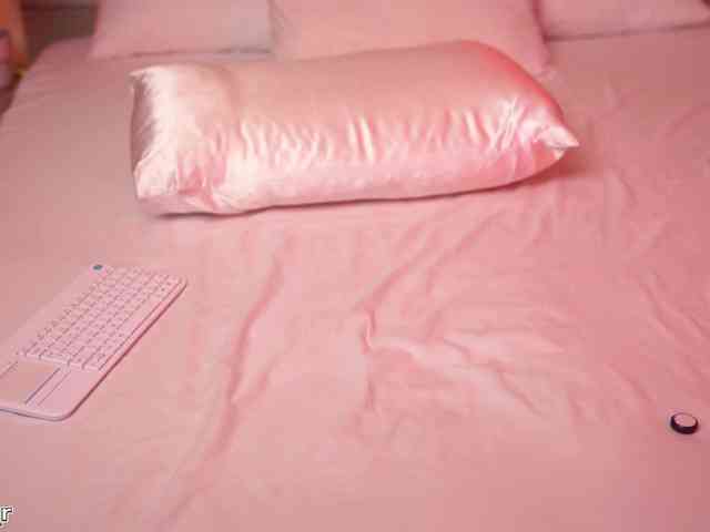 Lexi-Reed webcam