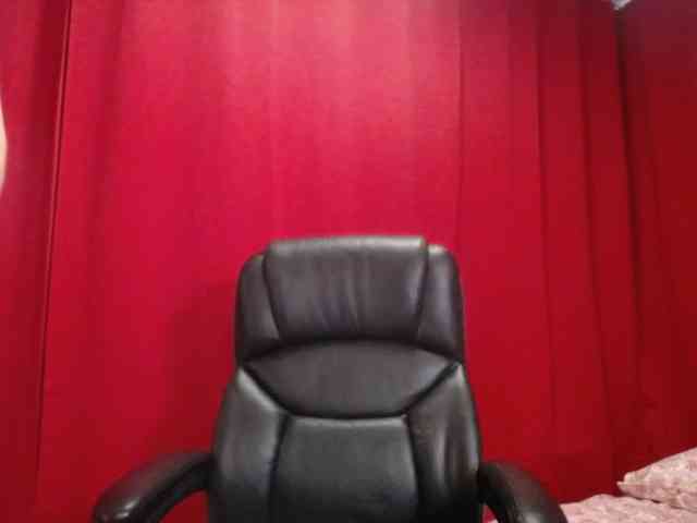 LaraFire webcam