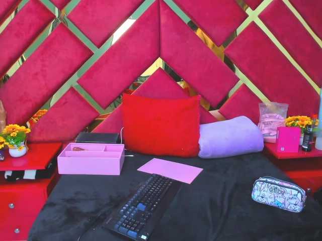 FreyjaNaugthy Live Cam on BongaCams