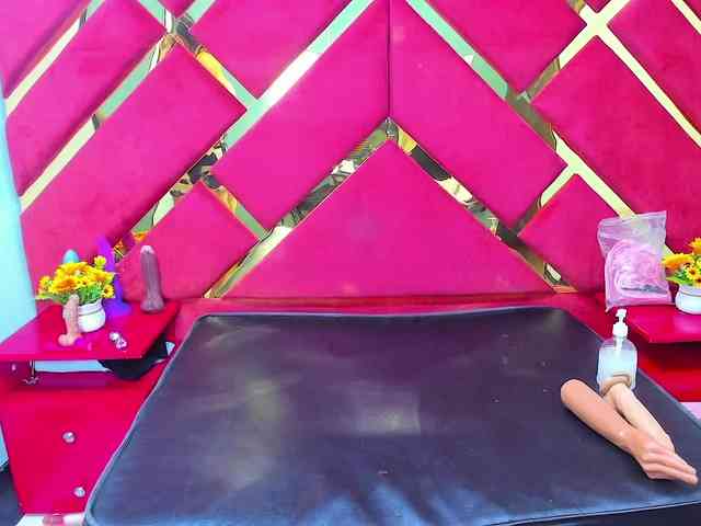 FreyjaNaugthy webcam