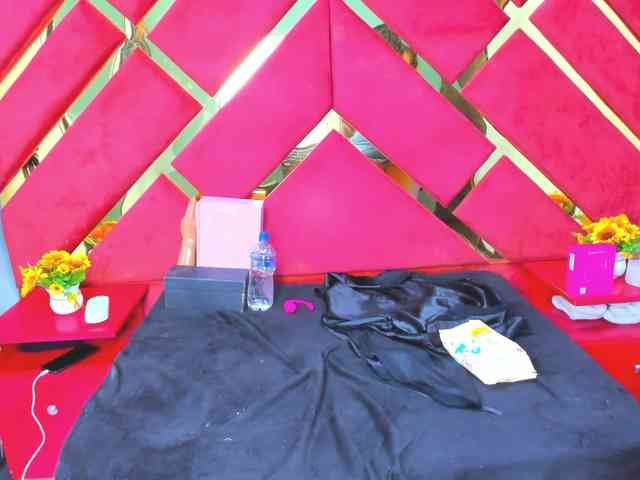 FreyjaNaugthy webcam