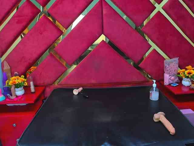 FreyjaNaugthy webcam