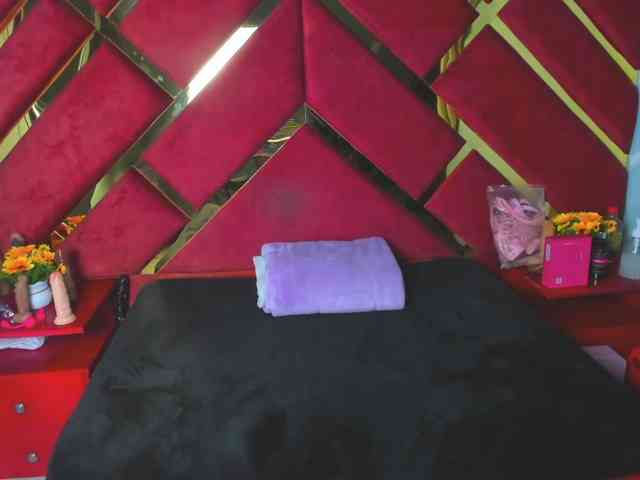 FreyjaNaugthy webcam