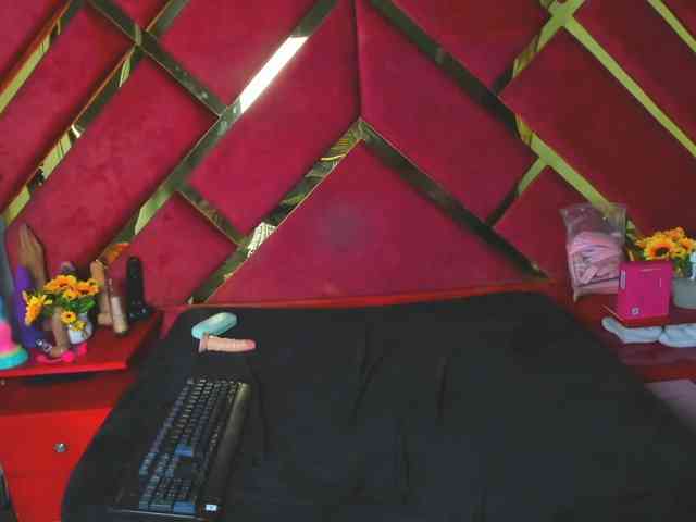 FreyjaNaugthy webcam