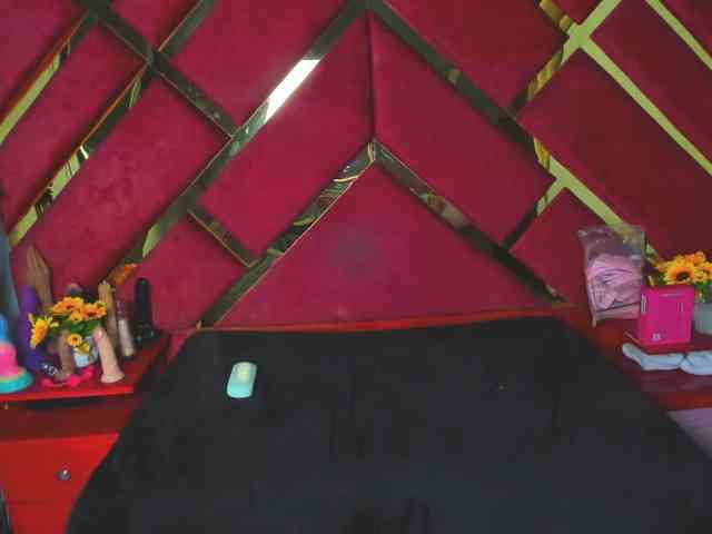 FreyjaNaugthy webcam