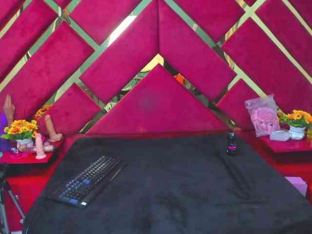 FreyjaNaugthy webcam