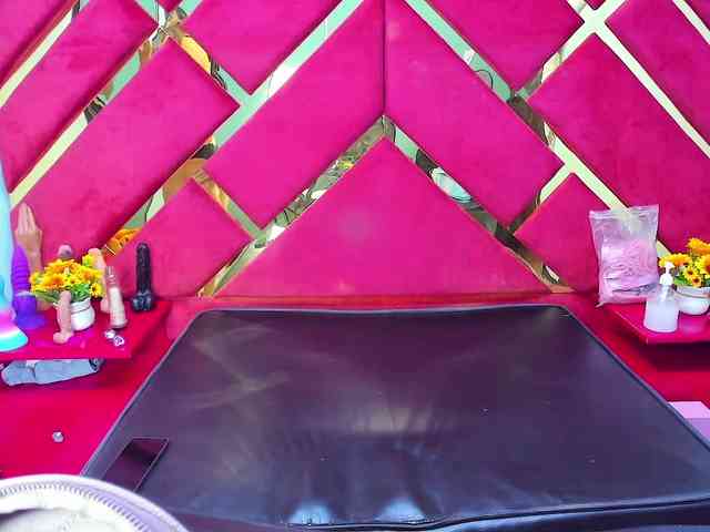 FreyjaNaugthy webcam