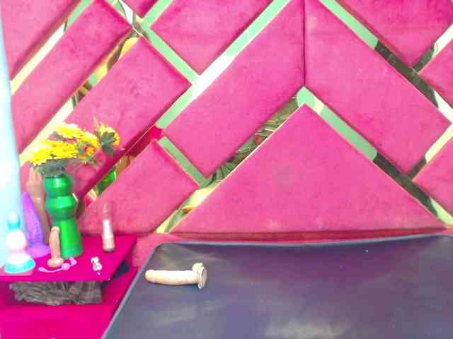 FreyjaNaugthy webcam