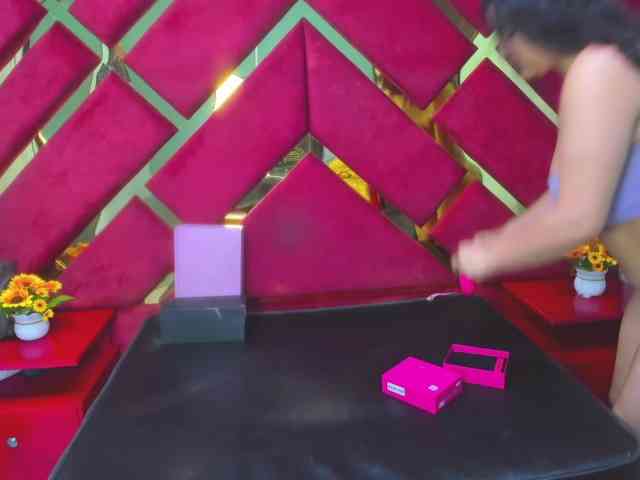 FreyjaNaugthy webcam