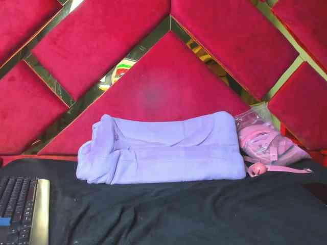 FreyjaNaugthy webcam