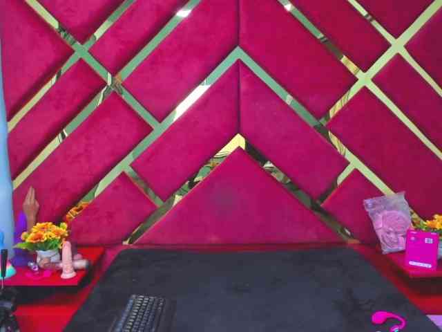 FreyjaNaugthy webcam