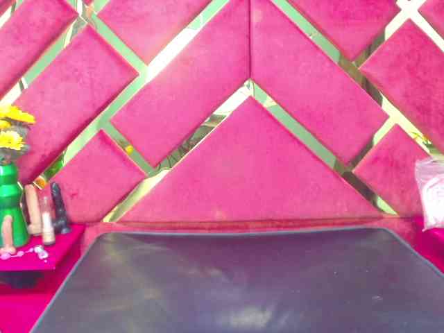 FreyjaNaugthy webcam