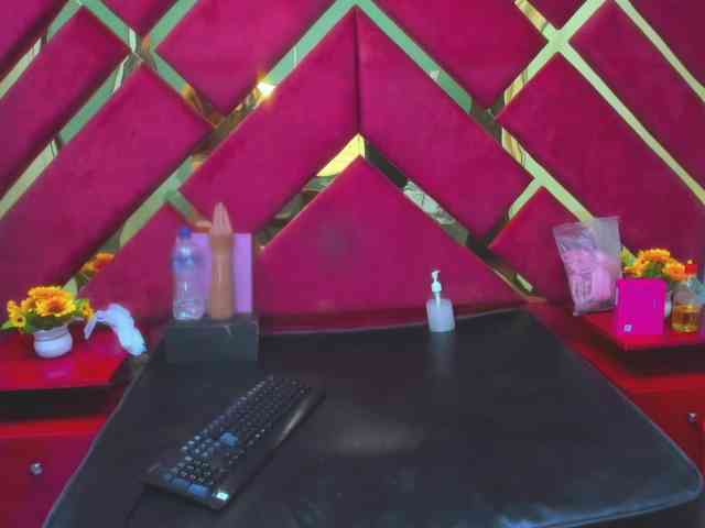 FreyjaNaugthy webcam