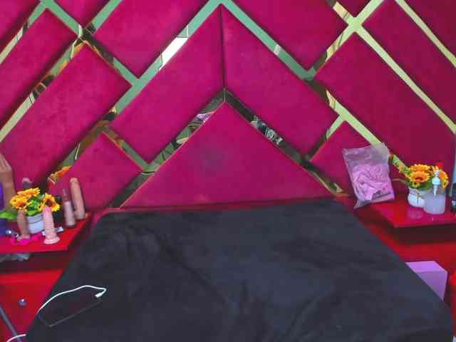 FreyjaNaugthy webcam