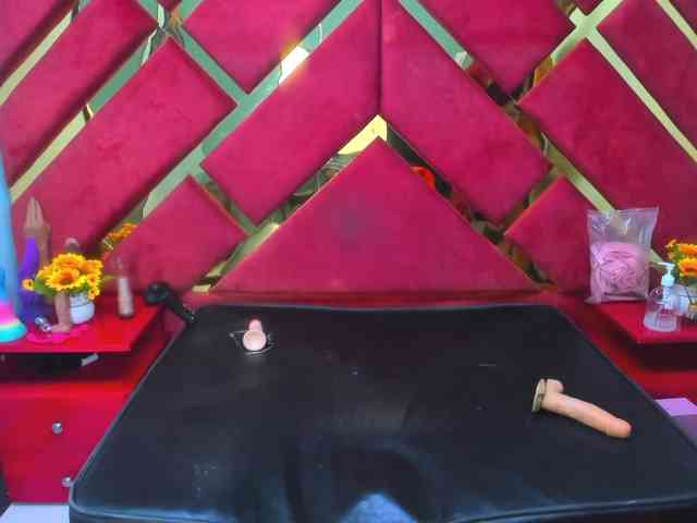 FreyjaNaugthy webcam