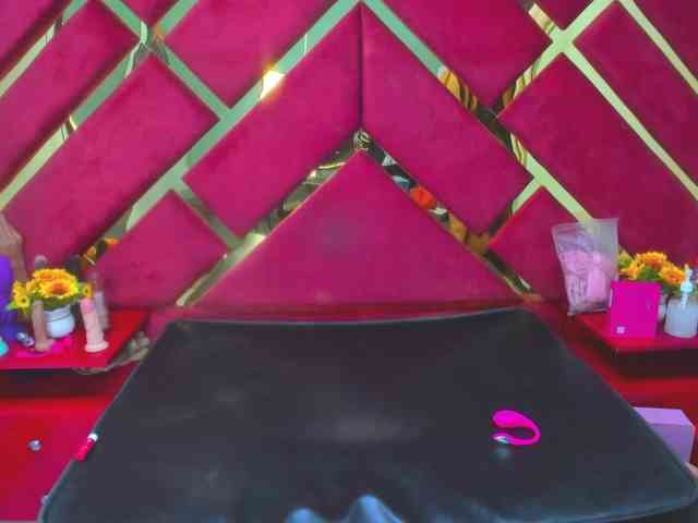 FreyjaNaugthy webcam