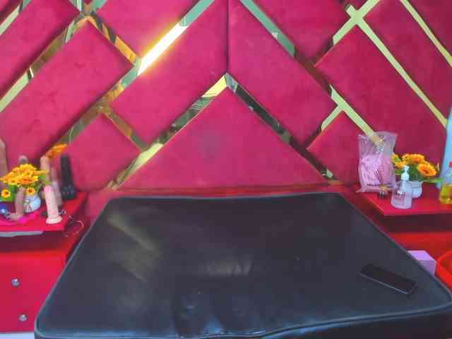 FreyjaNaugthy webcam