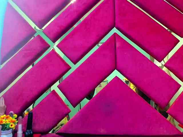 FreyjaNaugthy webcam