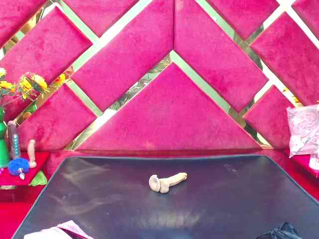FreyjaNaugthy webcam