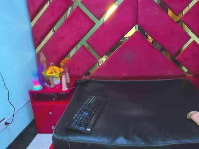 FreyjaNaugthy webcam