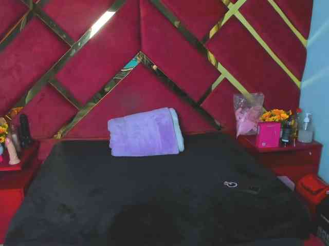 FreyjaNaugthy webcam