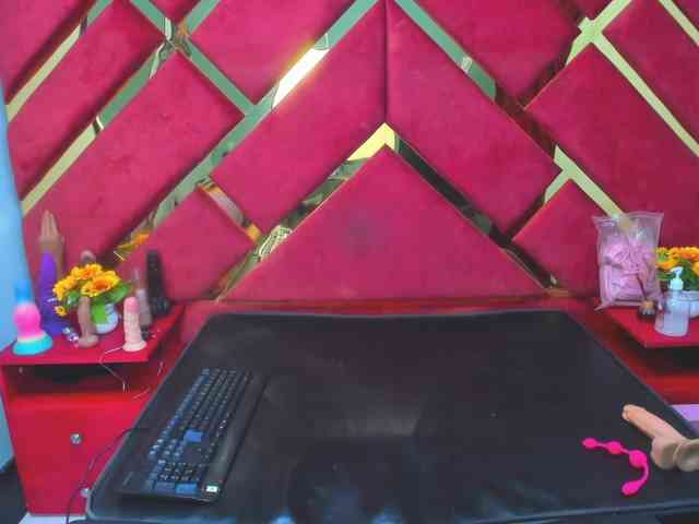 FreyjaNaugthy webcam