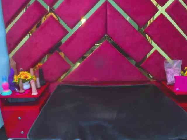 FreyjaNaugthy webcam