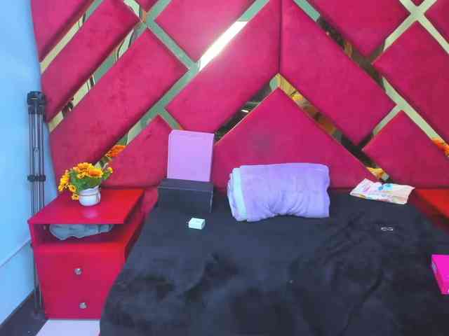 FreyjaNaugthy webcam