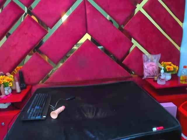 FreyjaNaugthy webcam