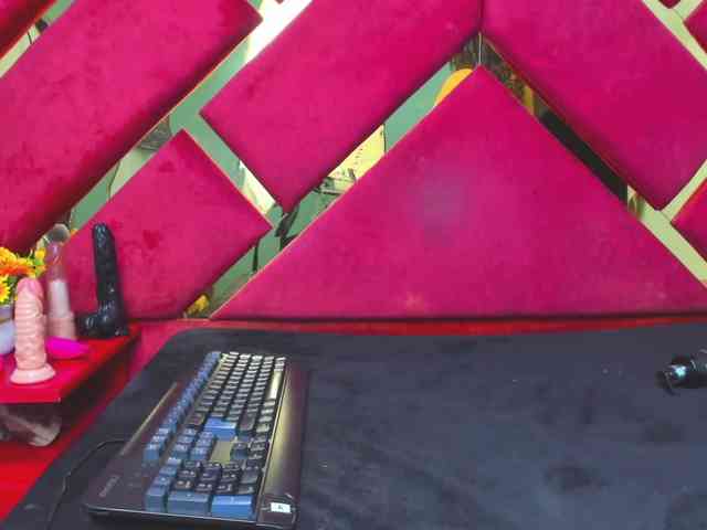 FreyjaNaugthy webcam