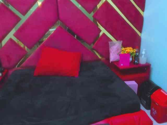 FreyjaNaugthy webcam