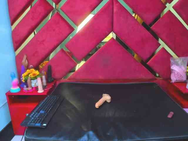 FreyjaNaugthy webcam